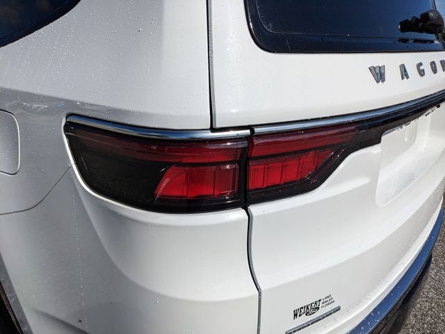 2023 Jeep Wagoneer Base