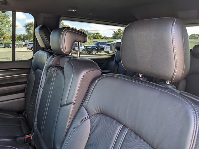 2023 Jeep Wagoneer Base