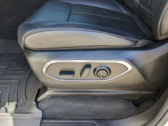 2023 Jeep Wagoneer Base