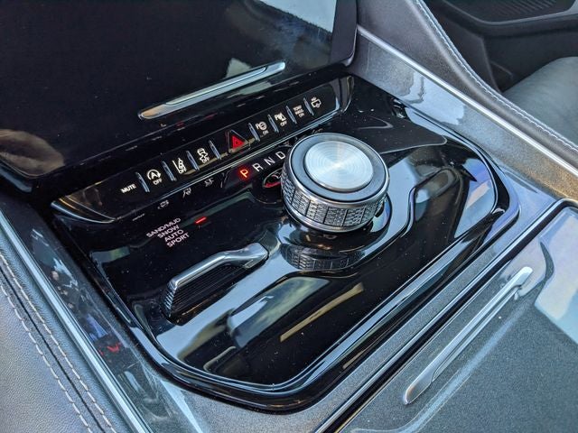 2023 Jeep Wagoneer Base