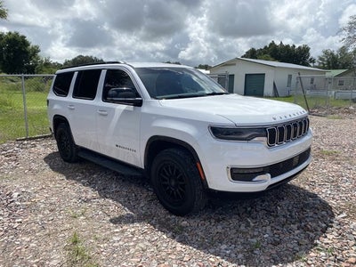 2023 Jeep Wagoneer Base