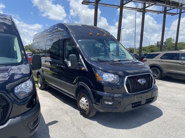 2025 Ford Transit-350 XLT 15 passenger