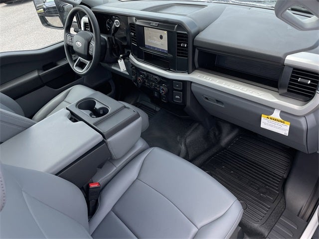 2025 Ford F-600SD XL