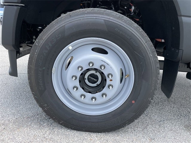 2025 Ford F-600SD XL