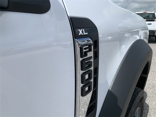 2025 Ford F-600SD XL