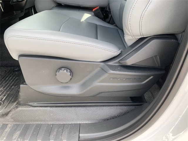 2025 Ford F-600SD XL