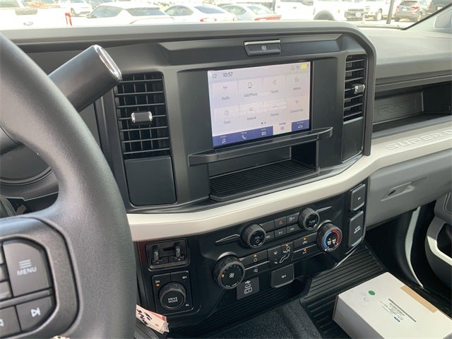 2025 Ford F-600SD XL