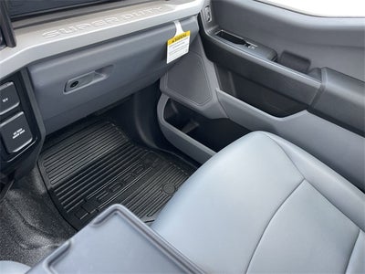 2025 Ford F-600SD XL