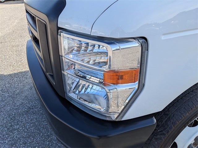 2023 Ford E-350SD Base Cutaway