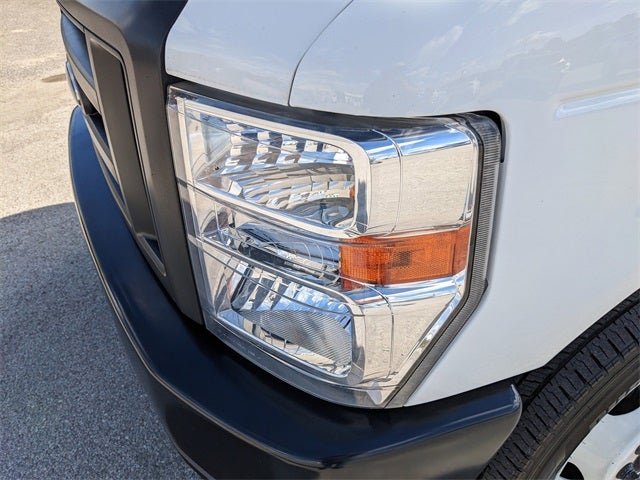 2023 Ford E-350SD Base Cutaway