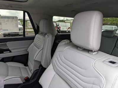 2027 Ford Expedition Platinum