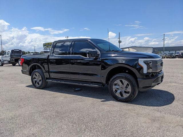 2025 Ford F-150 Lightning Lariat