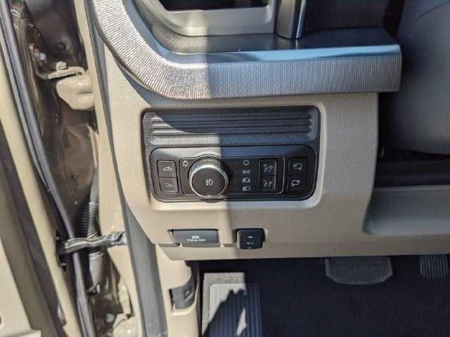 2027 Ford F-350SD Platinum