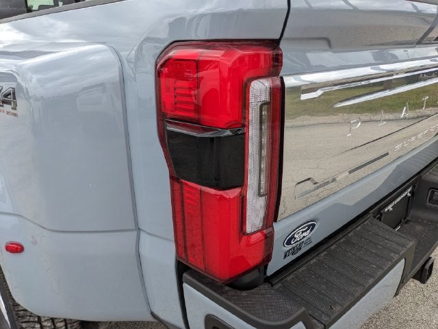 2027 Ford F-350SD Platinum DRW