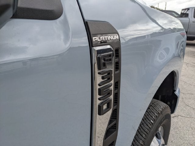 2027 Ford F-350SD Platinum DRW