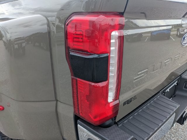 2027 Ford F-350SD Lariat DRW