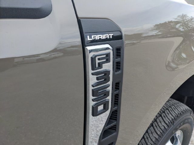 2027 Ford F-350SD Lariat DRW