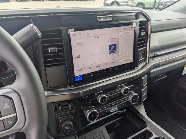 2027 Ford F-350SD Lariat DRW