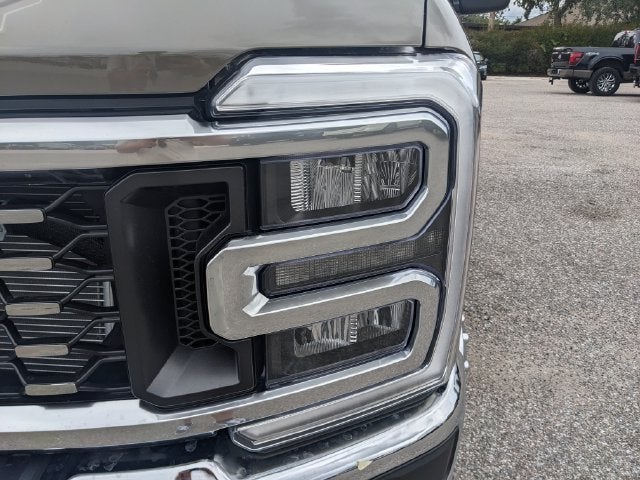 2027 Ford F-350SD Lariat DRW