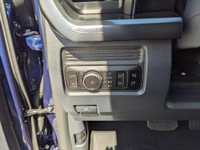 2027 Ford F-450SD Lariat DRW