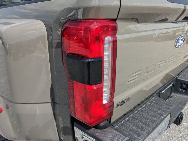 2027 Ford F-450SD Lariat DRW
