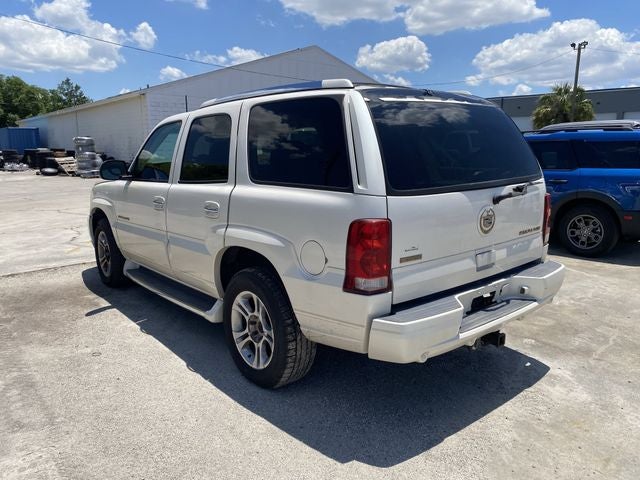 2002 Cadillac Escalade Base