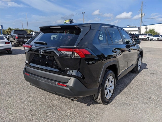 2025 Toyota RAV4 LE