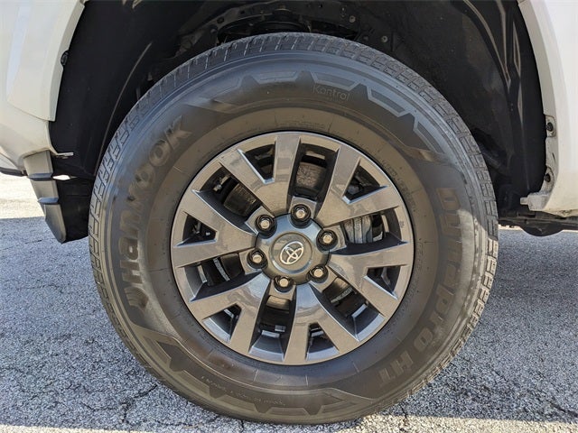 2022 Toyota Tacoma SR5 V6