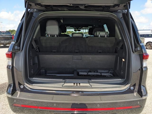2023 Lincoln Navigator Standard