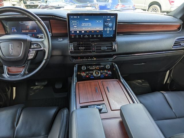 2023 Lincoln Navigator Standard