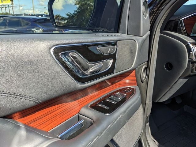 2023 Lincoln Navigator Standard