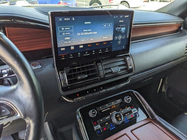 2023 Lincoln Navigator Standard