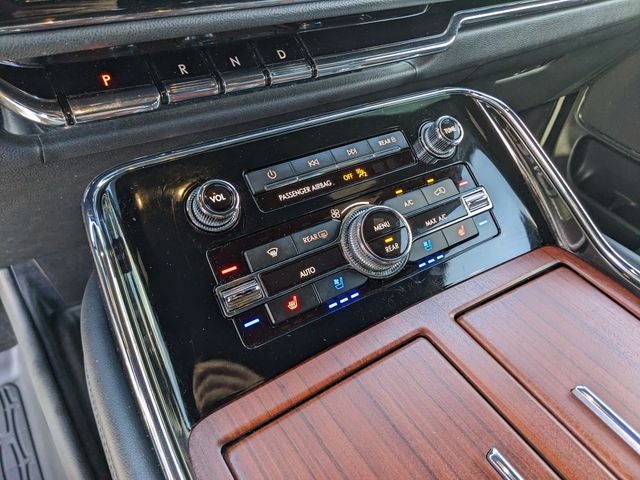 2023 Lincoln Navigator Standard