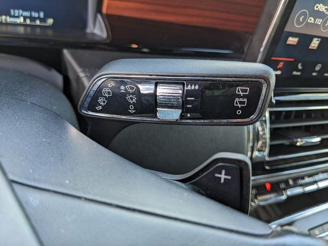 2023 Lincoln Navigator Standard