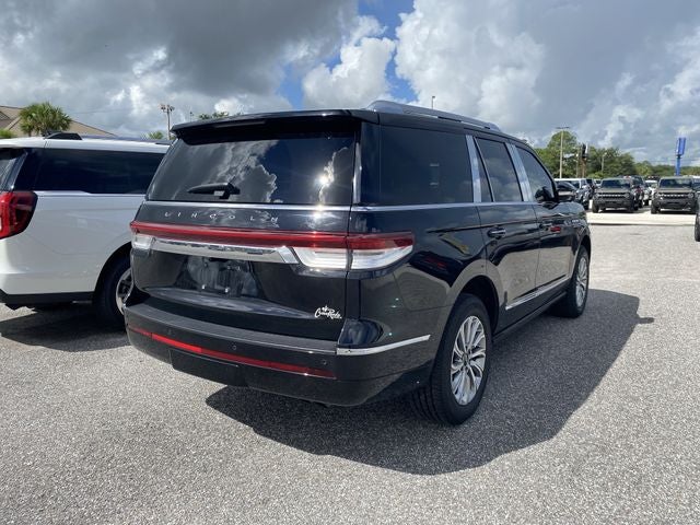 2023 Lincoln Navigator Standard