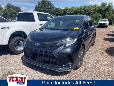 2025 Toyota Sienna XSE 7 Passenger