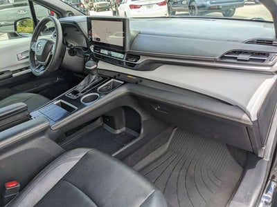 2025 Toyota Sienna XSE 7 Passenger