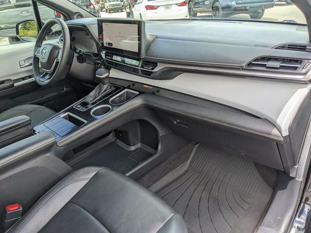 2025 Toyota Sienna XSE 7 Passenger