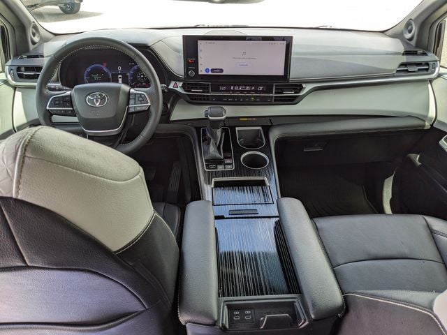 2025 Toyota Sienna XSE 7 Passenger