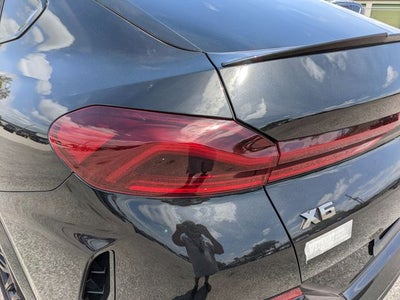 2022 BMW X6 M50i