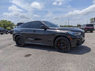 2022 BMW X6 M50i