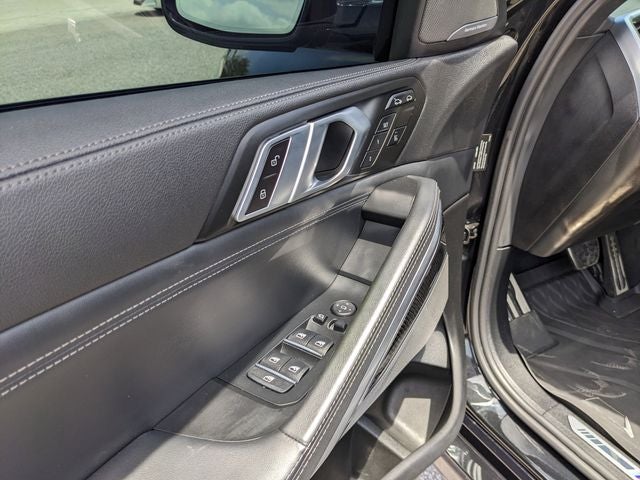2022 BMW X6 M50i
