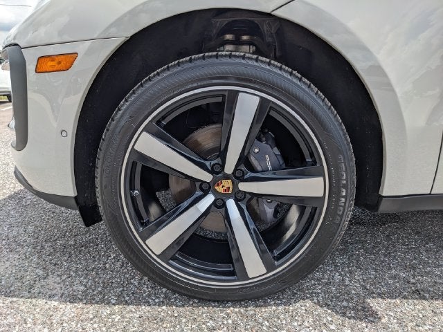 2023 Porsche Macan T