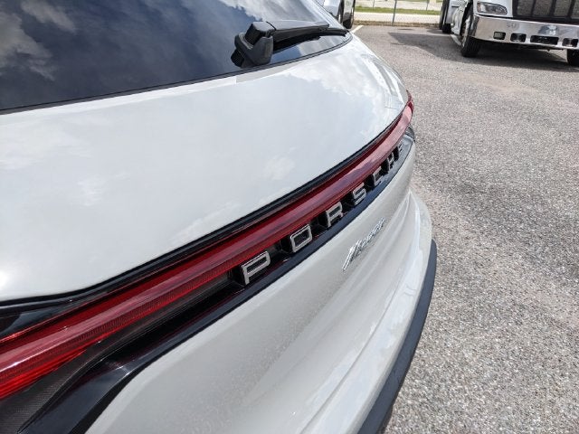 2023 Porsche Macan T - Photo 13