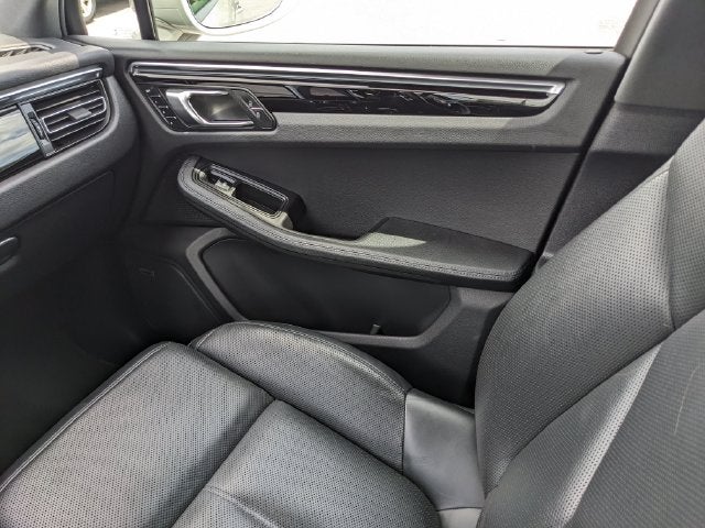 2023 Porsche Macan T