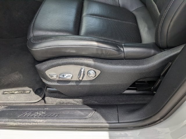 2023 Porsche Macan T